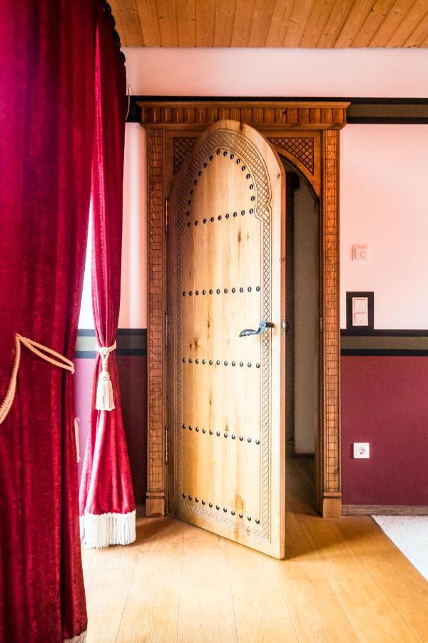 Wohlfuehloase Mit Blick Auf Trierアパートメント エクステリア 写真
